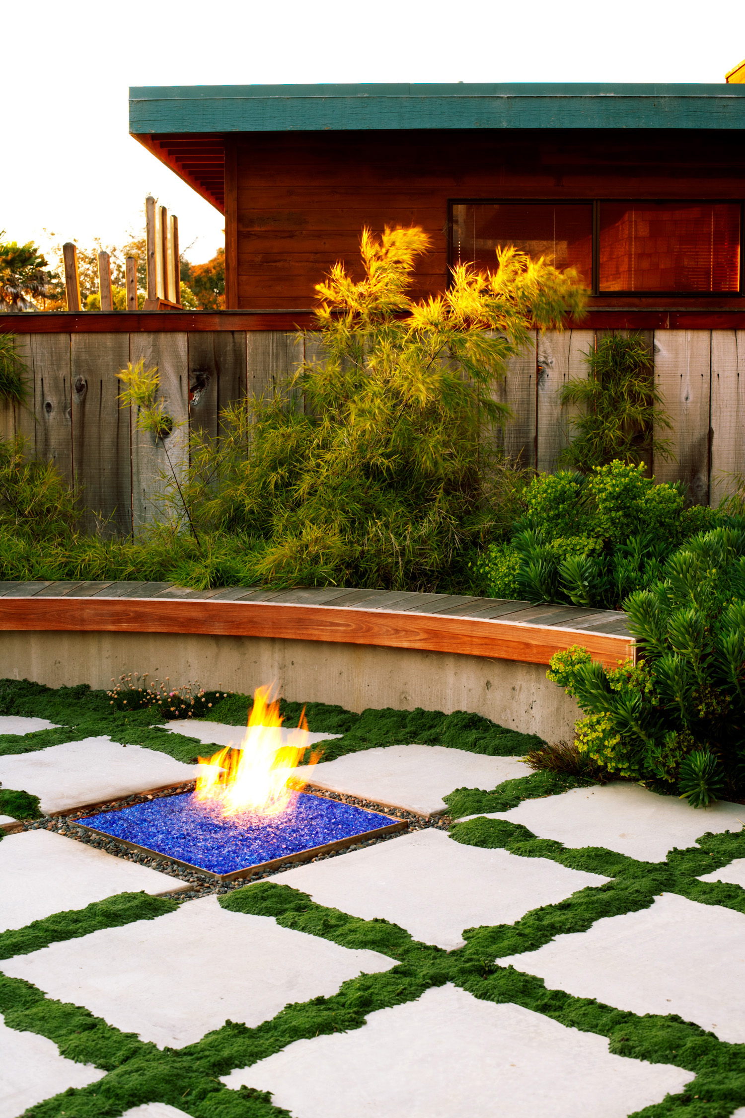 6 Modern Garden Art Designs - Sunset Magazine