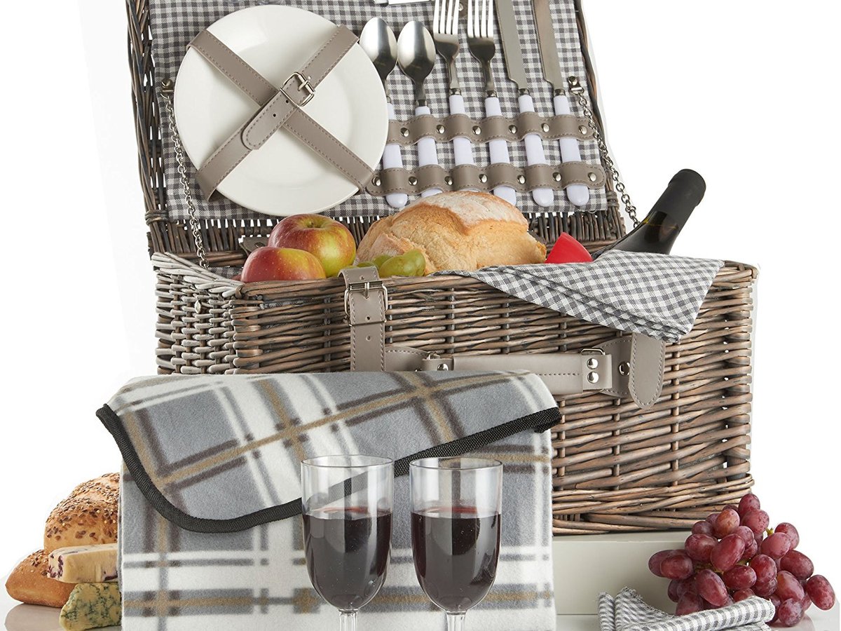 VonShef Deluxe 2 Person Traditional Wicker Picnic Basket