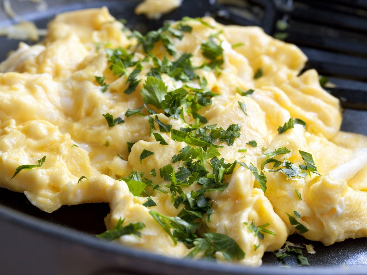 5 Easy Ways to Make the Best Scrambled Eggs of Your Life