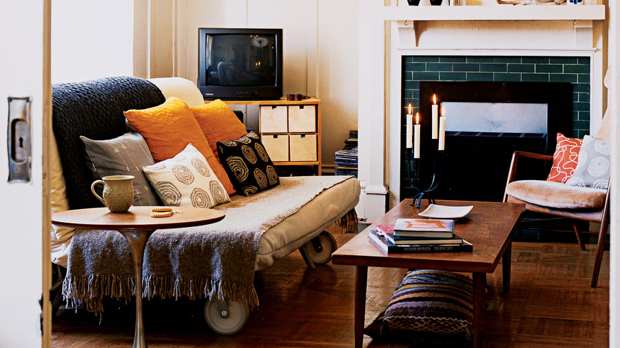 12 Ways to Maximize a Small Living Room