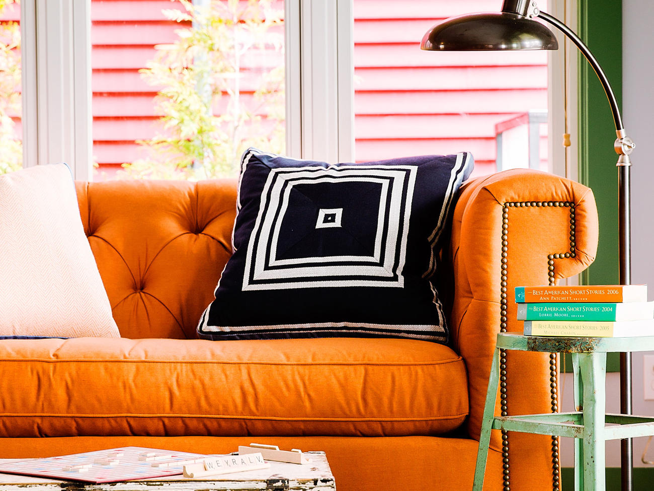 5 Ways to Style a Chic Sofa