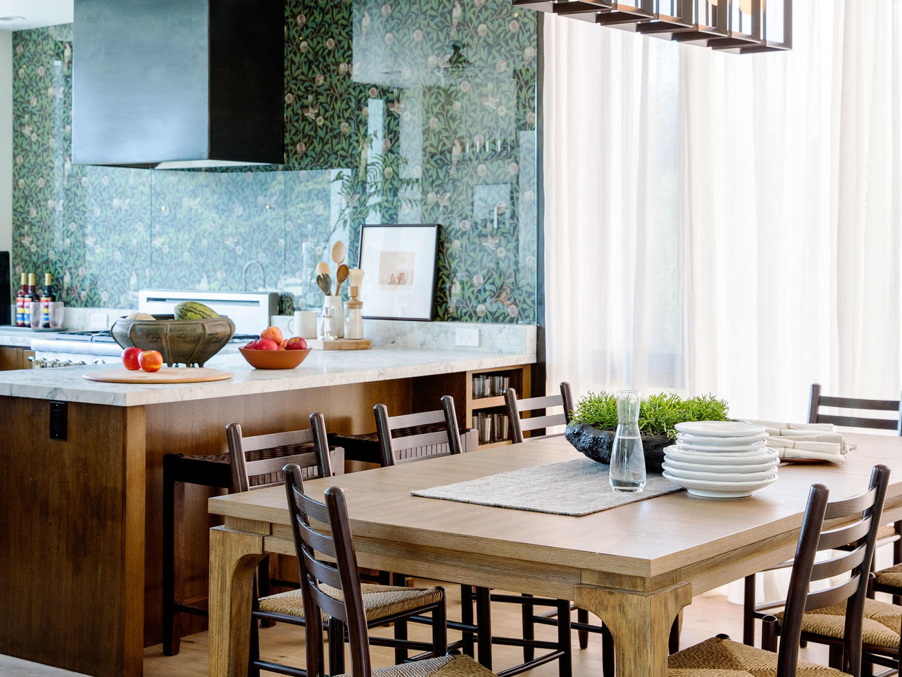 14 Fresh Ways to Mix Vintage Style into a Modern Home