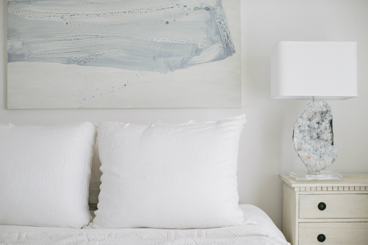 get-creative-with-small-guest-bedrooms