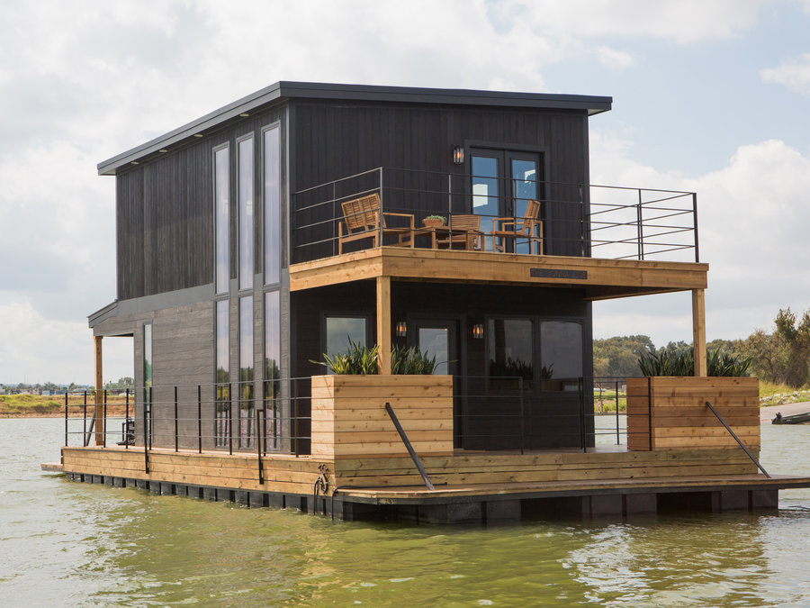 See the Incredible Houseboat Makeover Featured on This Week’s <i>Fixer Upper</i>