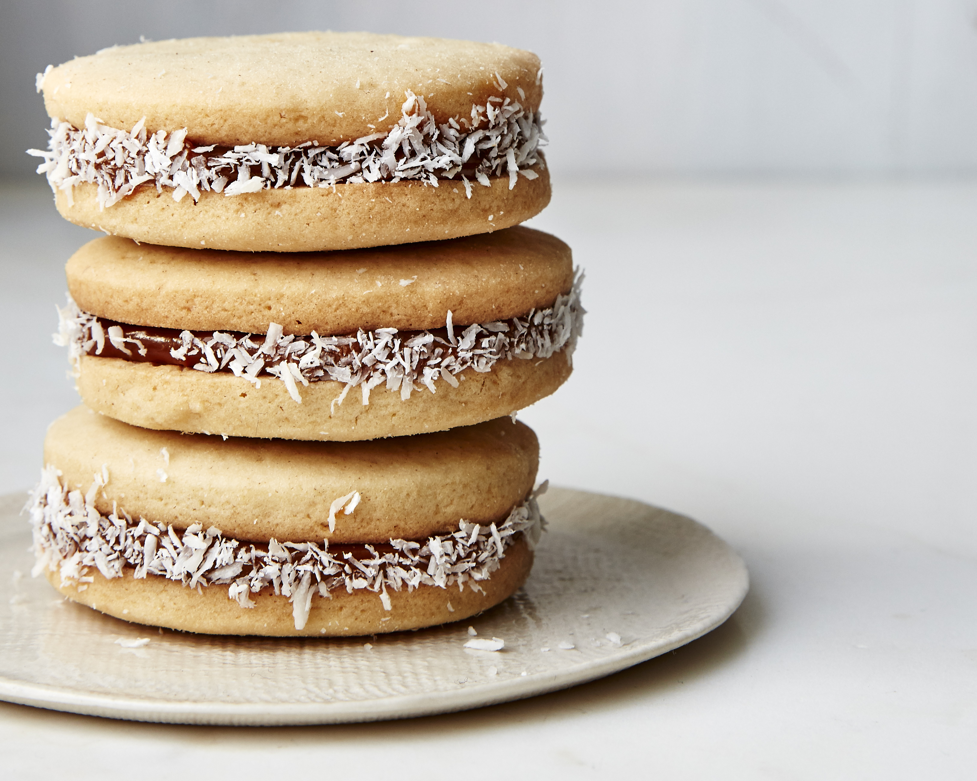 Alfajores (Dulce de Leche Sandwich Cookies) Recipe