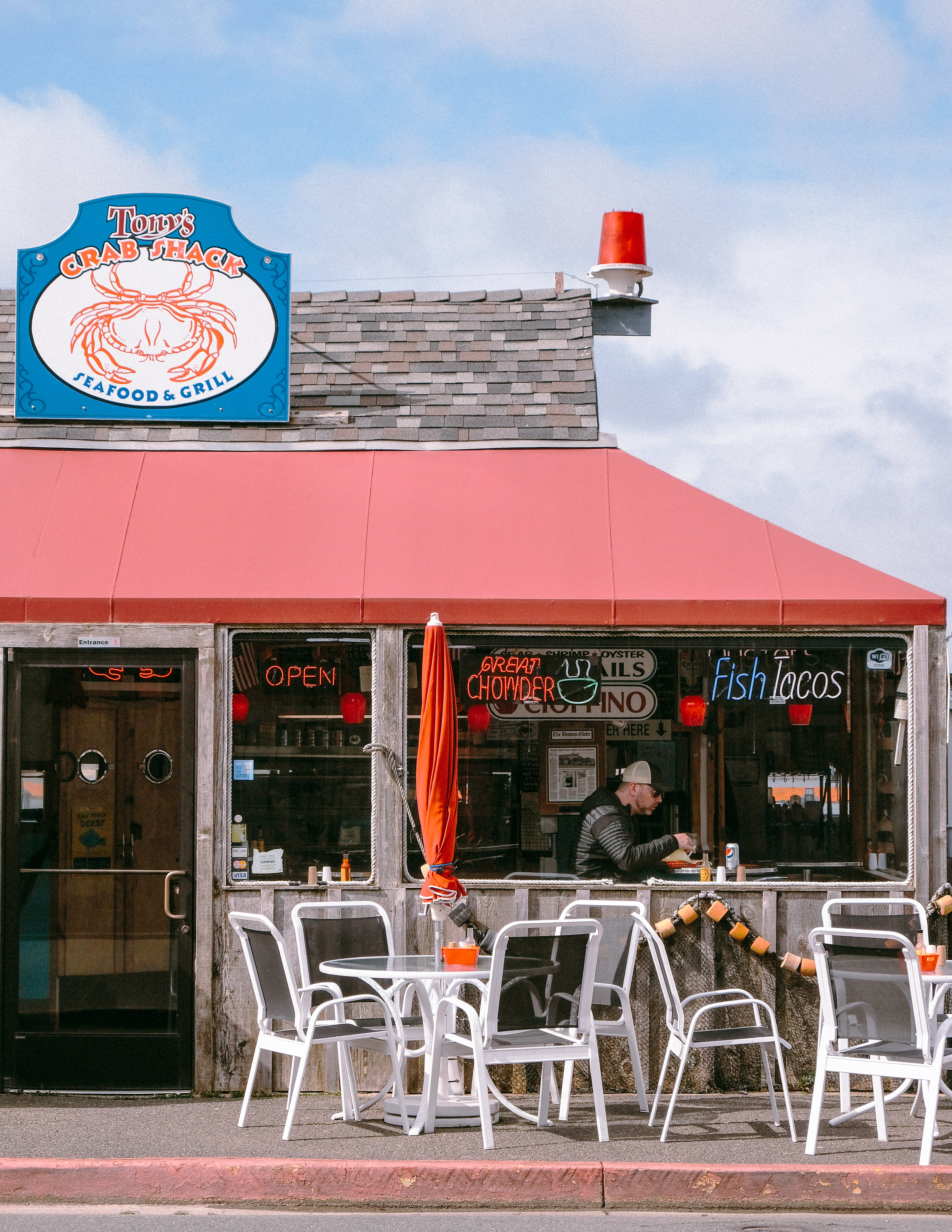 tonys-crab-shack-seafood-grill-bandon