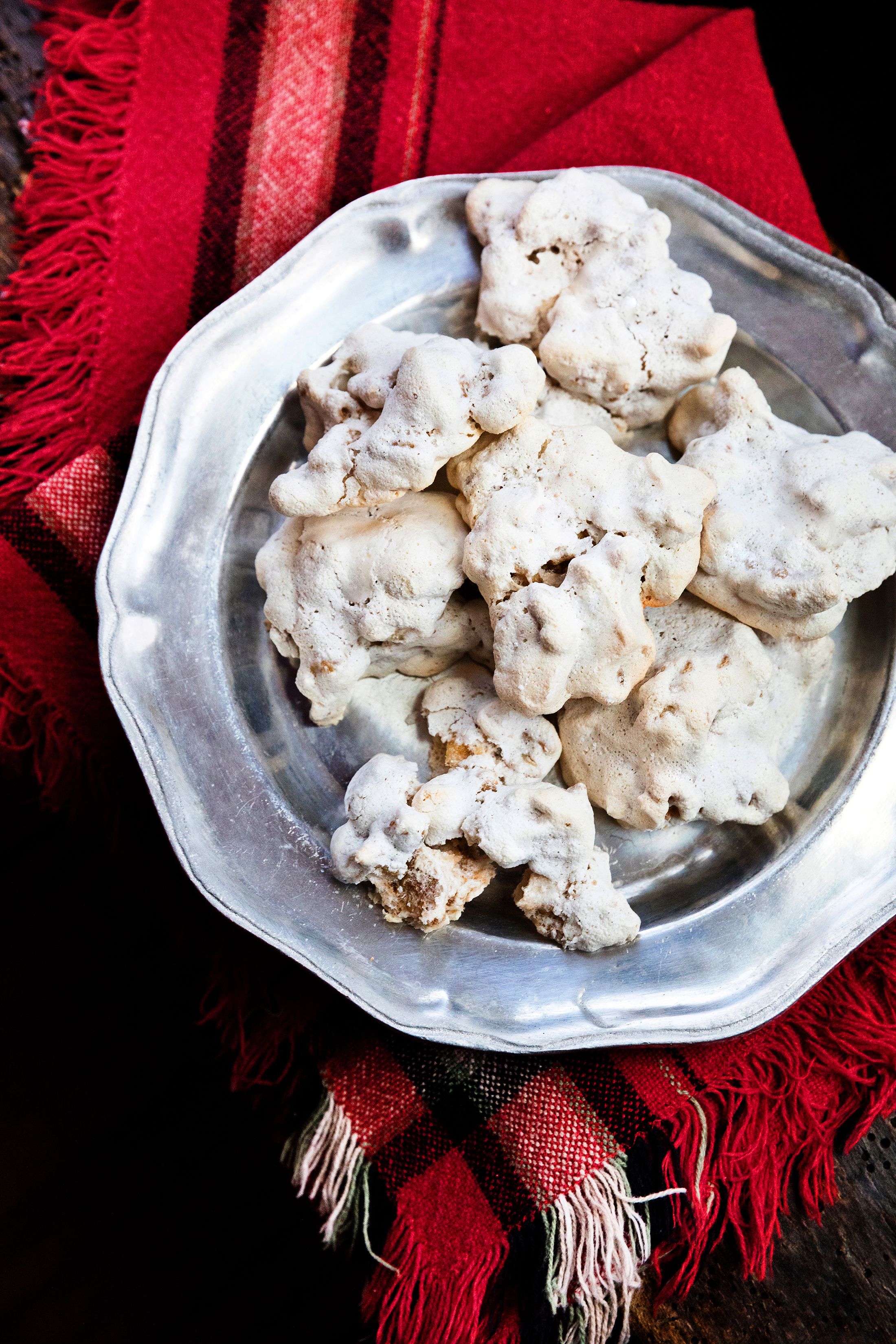 su-Nanny’s walnut Meringues