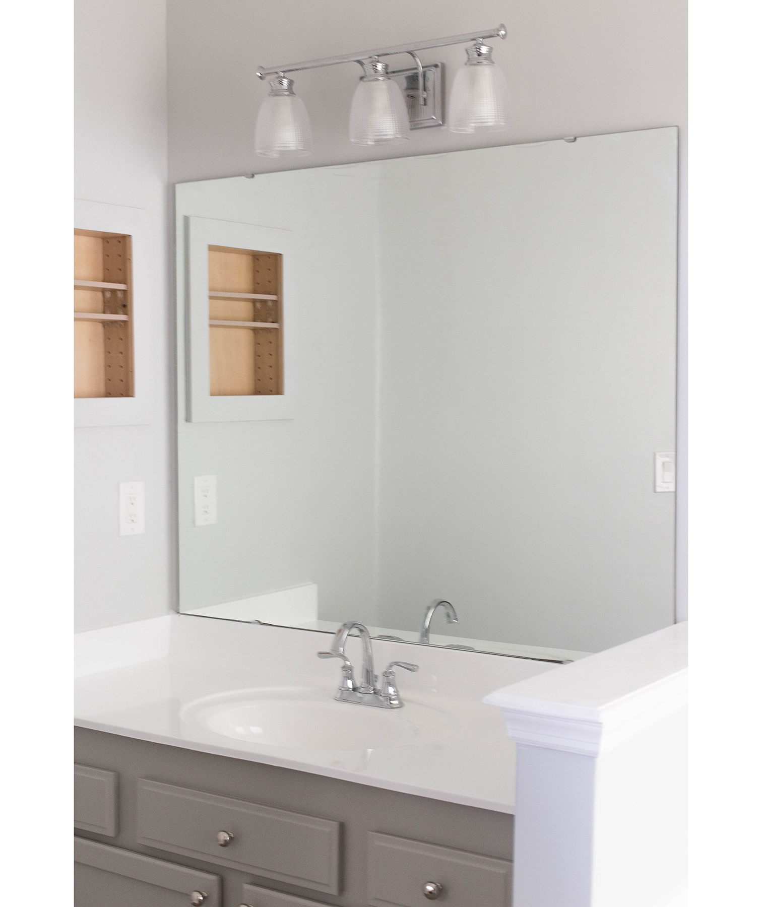 the-problem-a-builder-grade-bathroom-mirror