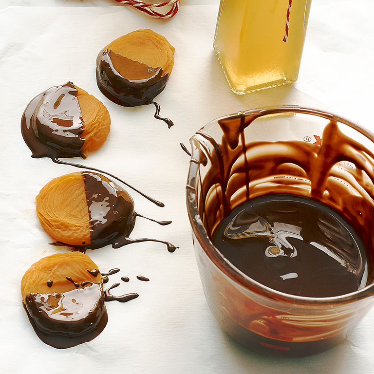 su-Chocolate-Dipped Apricots Image