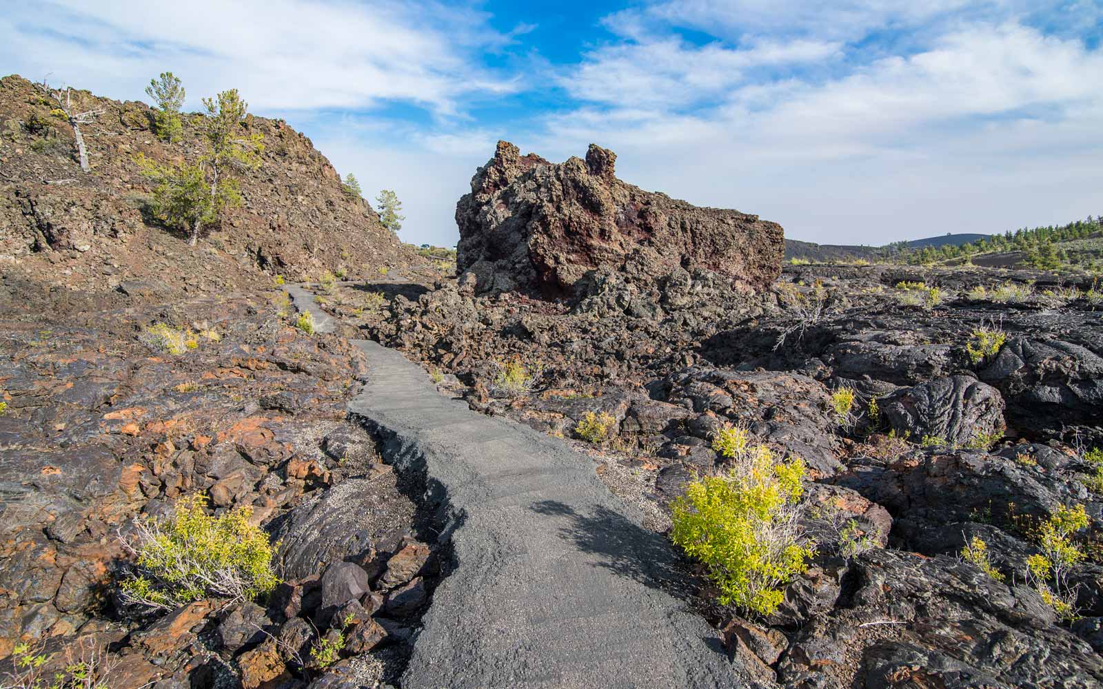 watch-the-moon-from-the-moon-craters-of-the-moon-national-monument-idaho