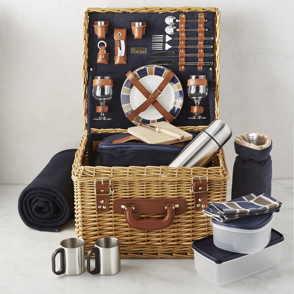 10 Pretty Picnic Baskets That Will Upgrade Your Next Trip to the Park