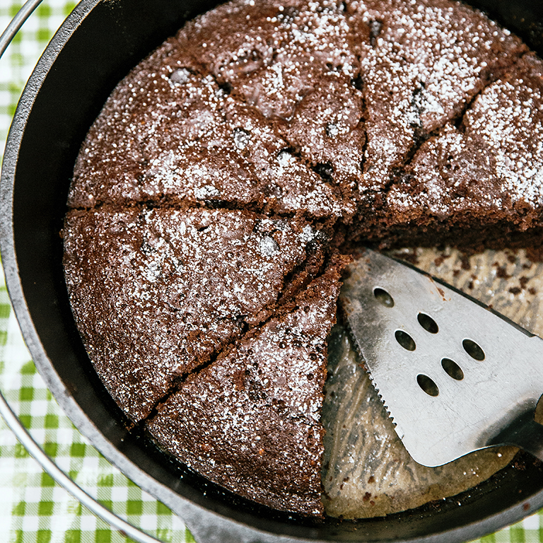 su-Dutch Oven Double Chocolate Cake Image
