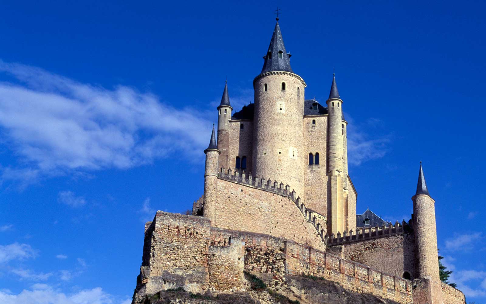 Alcazar de Segovia: The Castle That Inspired Walt Disney