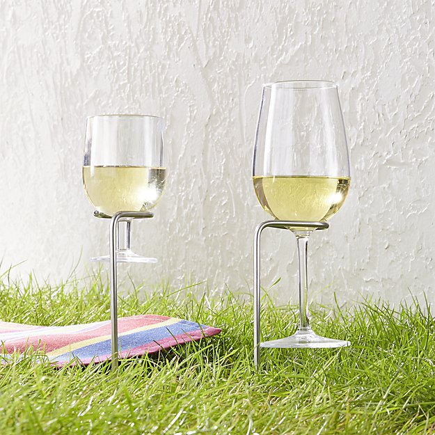 9 Pieces of Picnic Gear We’re Obsessed with Right Now