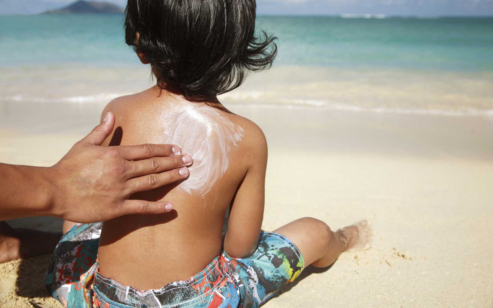 Hawaii Hotels Are Giving Away Free Eco-Friendly Sunscreen to Save the Reefs