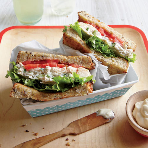 14 Healthy Snacks and Meals that Travel Well