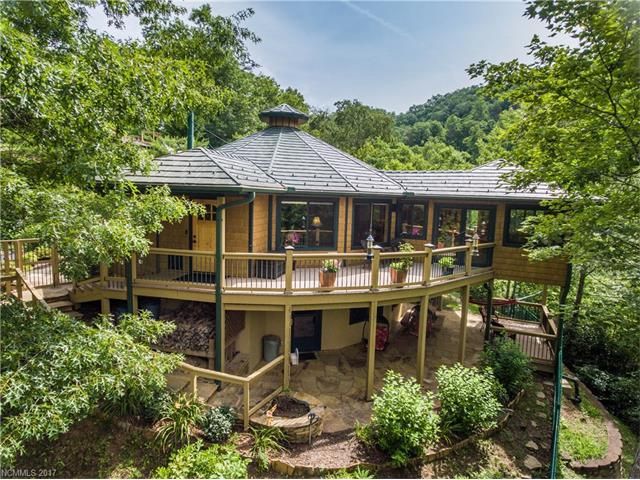 See Inside 5 Luxury Treehouses You Can Buy Right Now