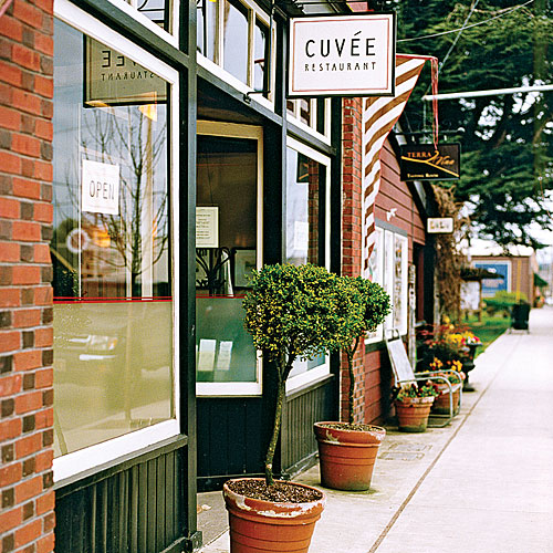 Oregon S Wine Country Sunset Magazine Carlton S Main Street