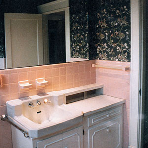 vintage-bath-before