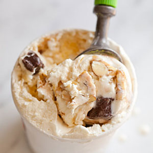 ice-cream-salt-and-straw-almond-brittle-with-salted-ganache