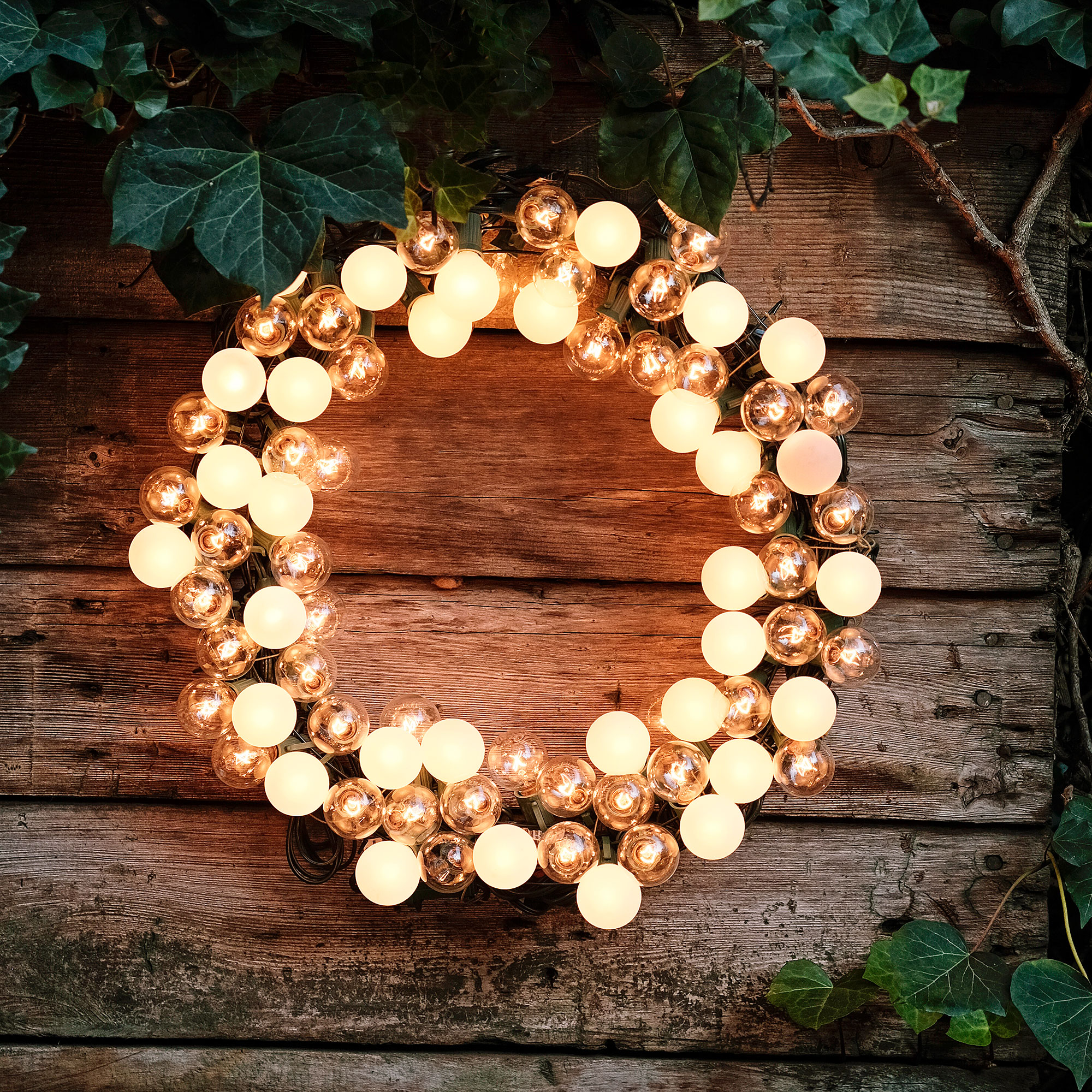Outdoor décor for the holidays