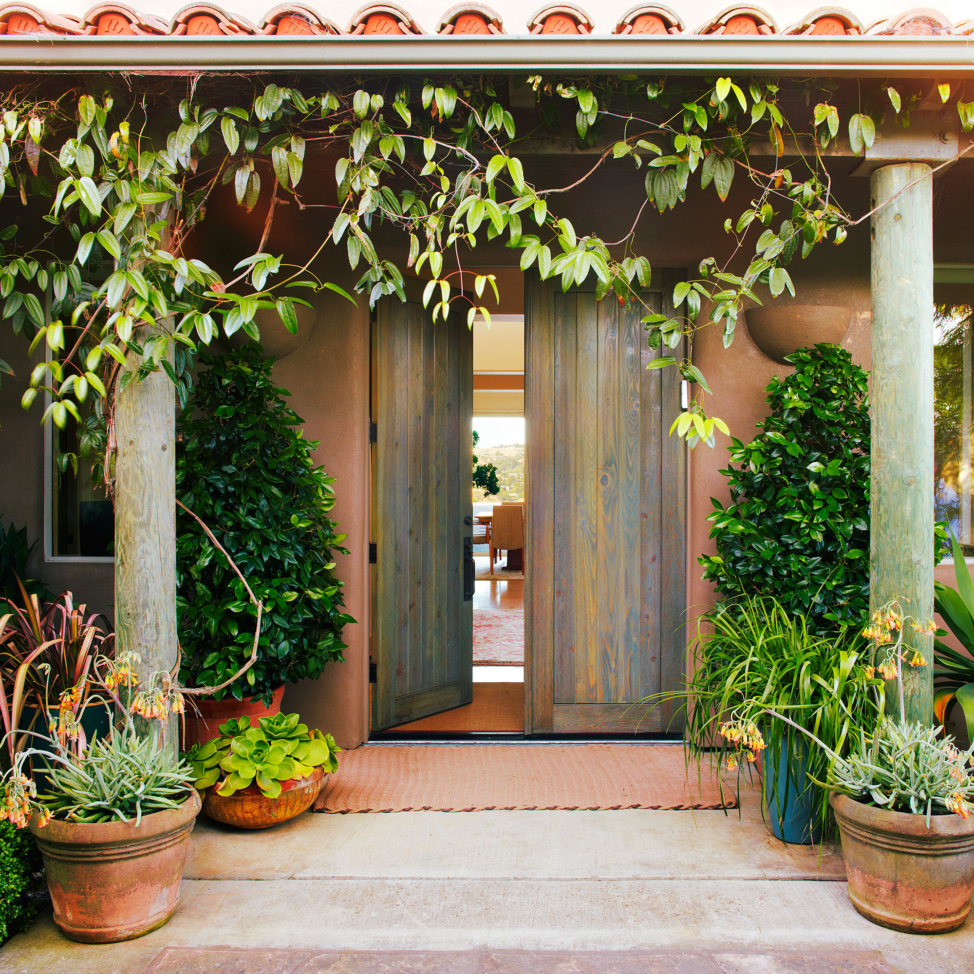 make-an-entrance-with-symmetry-and-variety