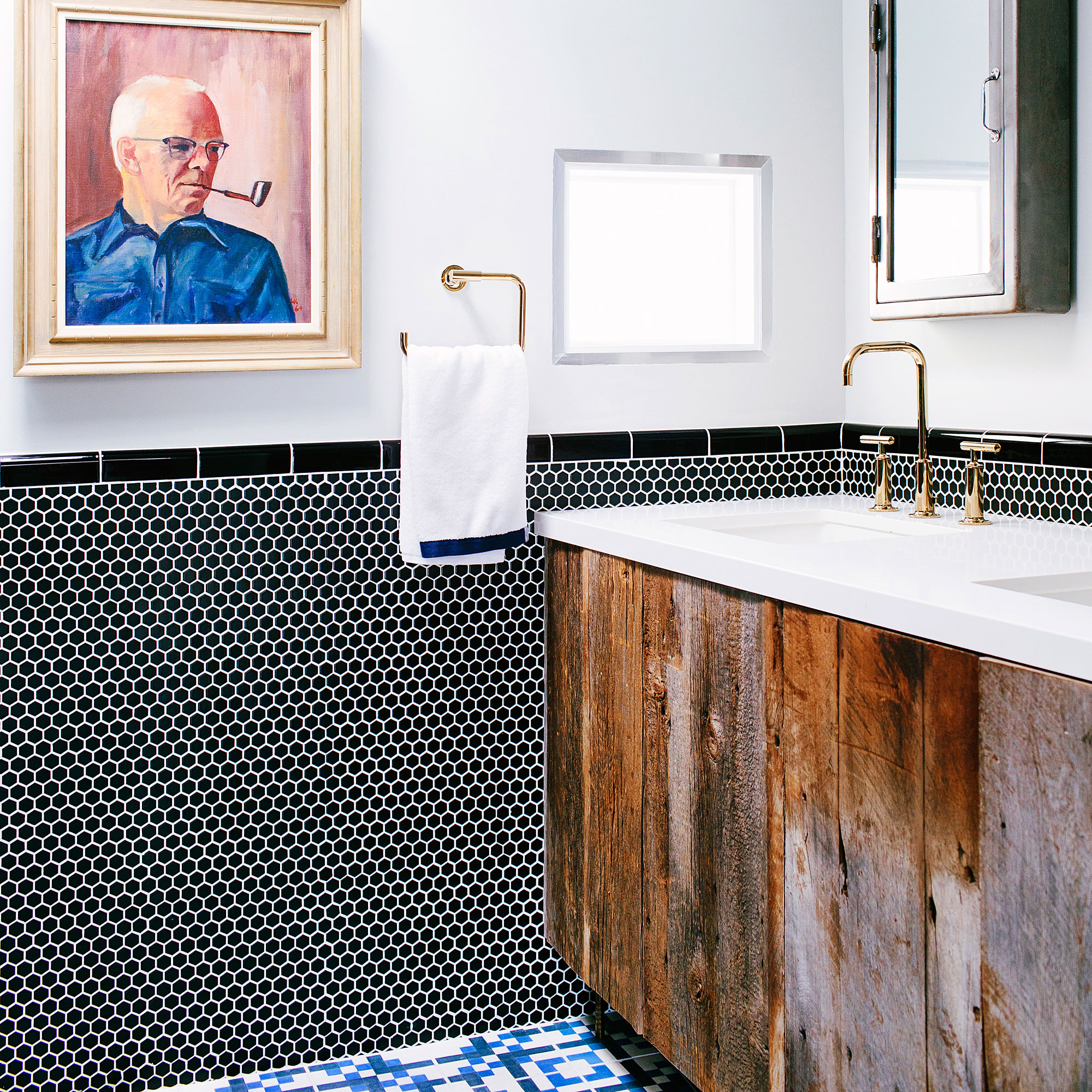 unconventional-art-placement