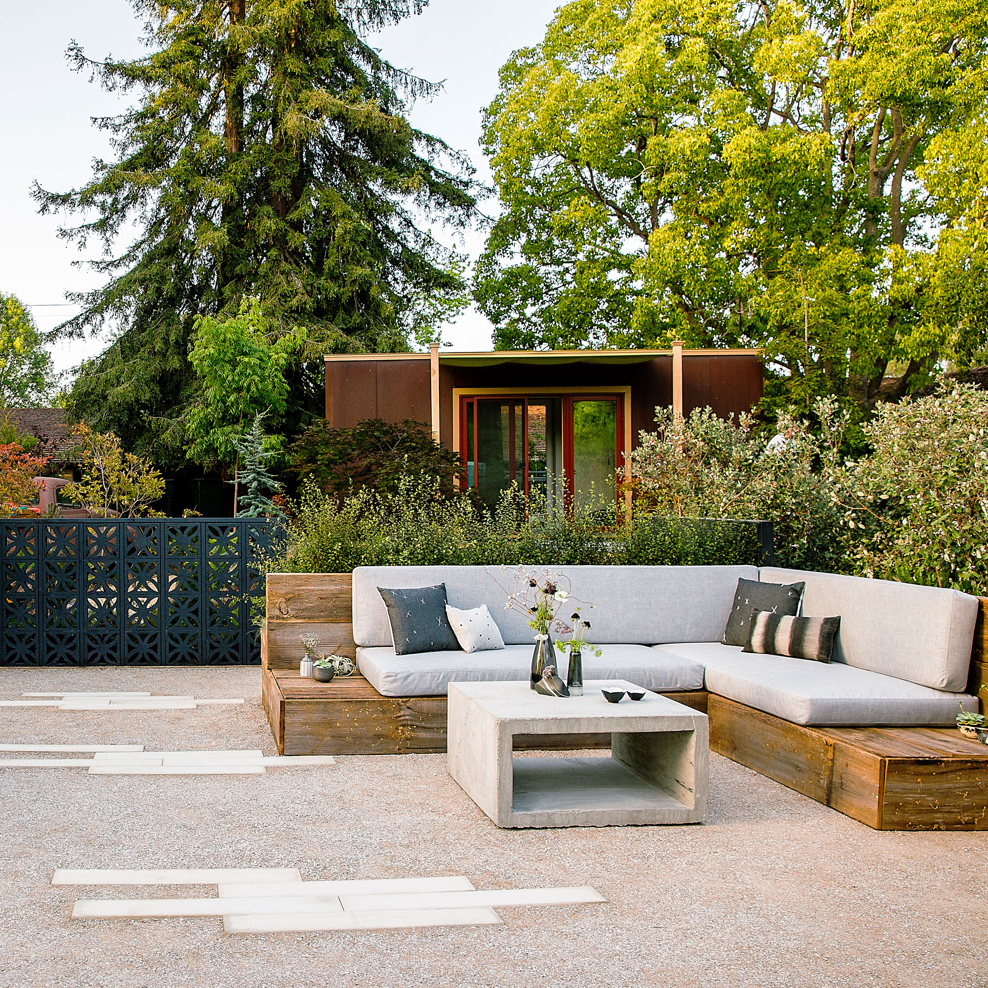 tiny-house-gardens-urban-cool