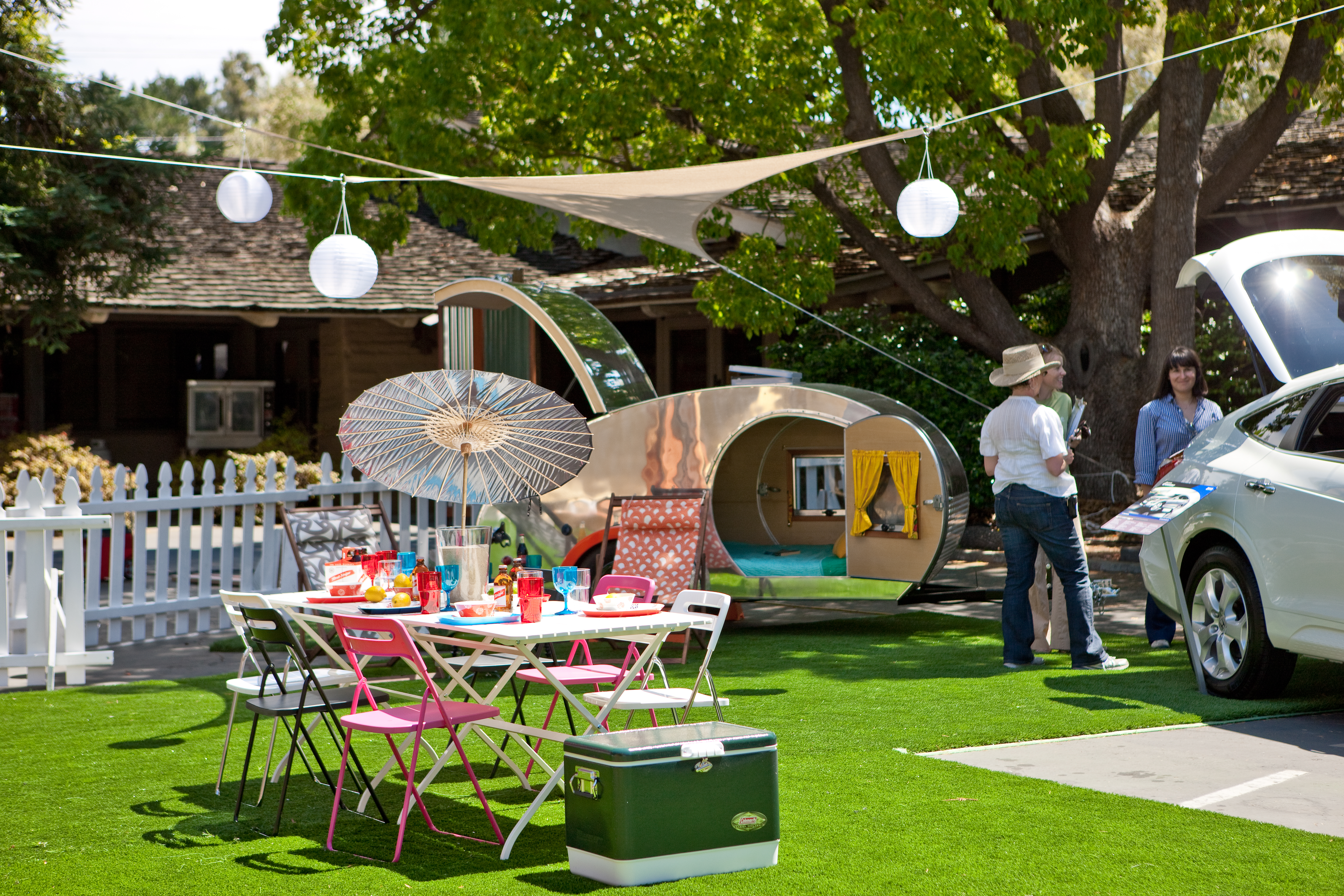 sunset-goes-glam-camping