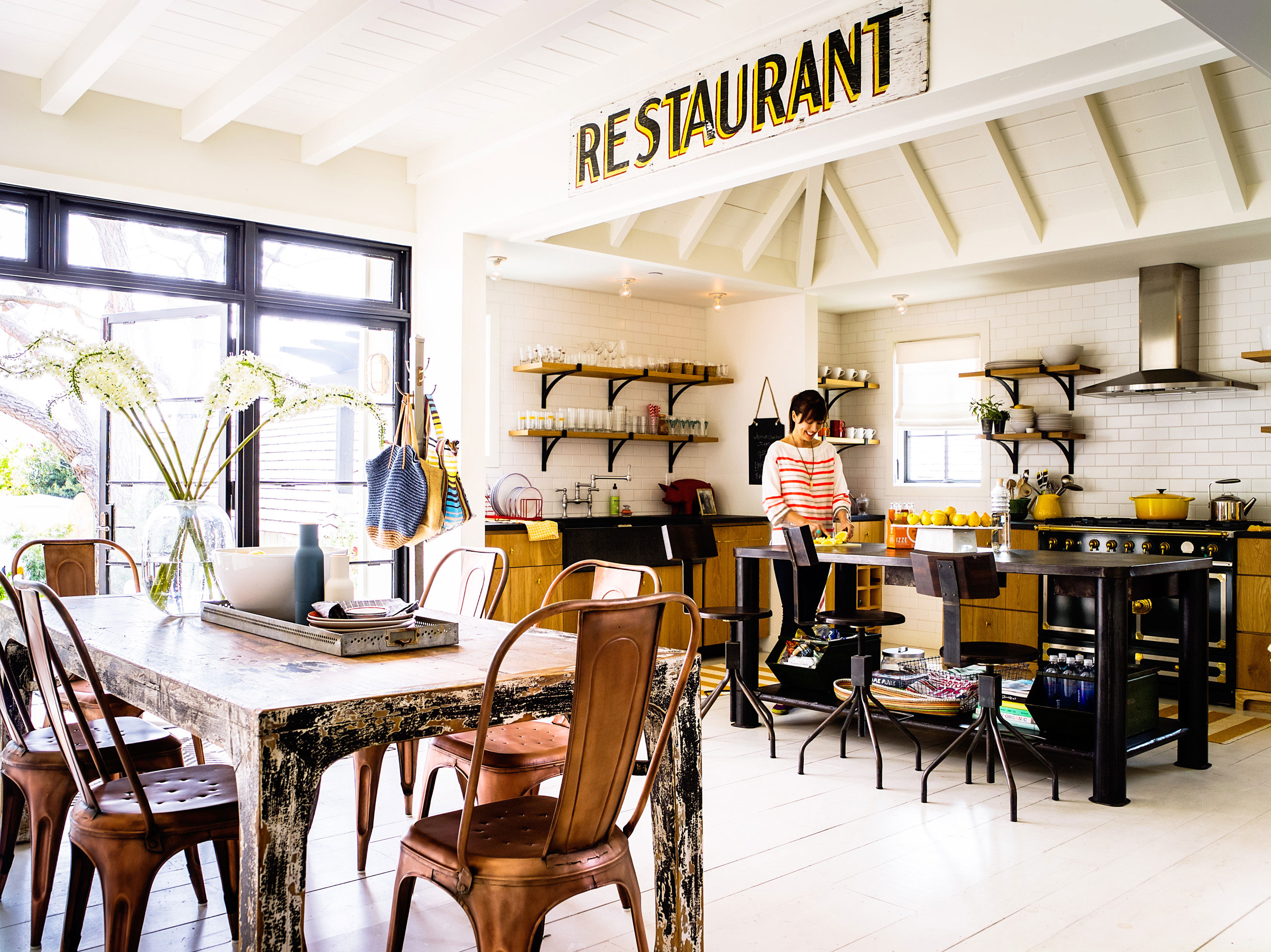 beach-cottage-kitchen