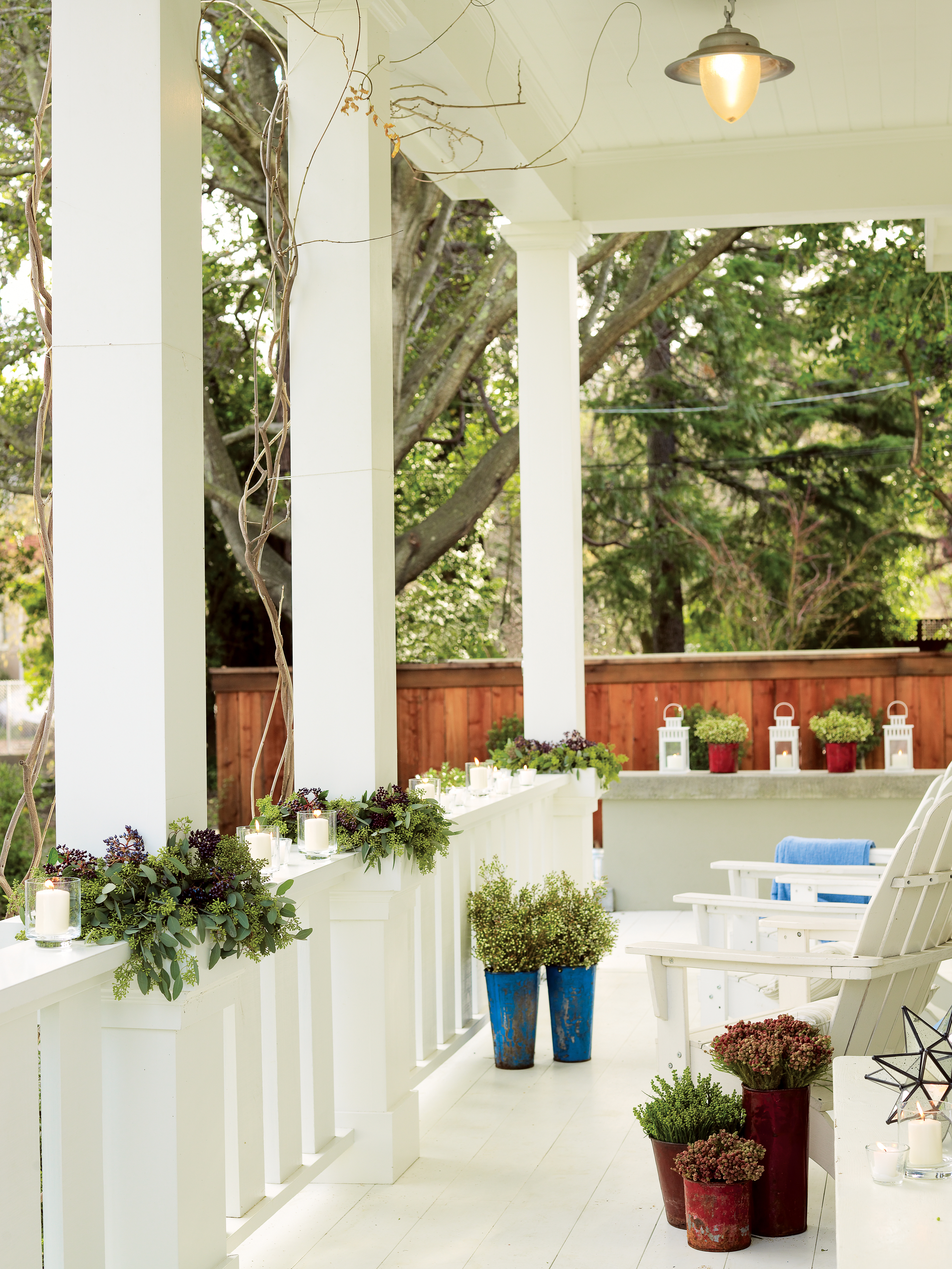 wrap-railings-with-garlands