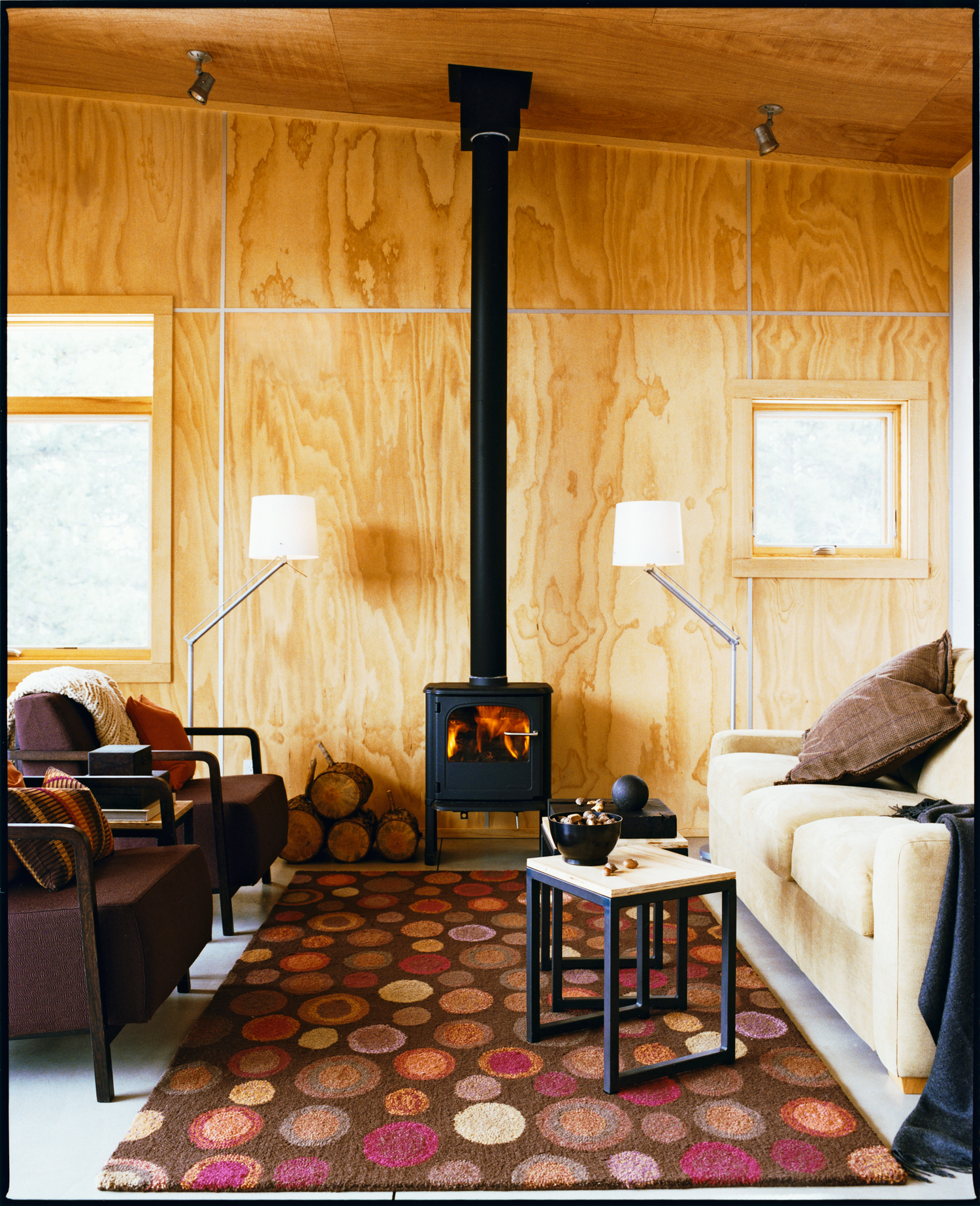 inspired-cabin-escape-living-room