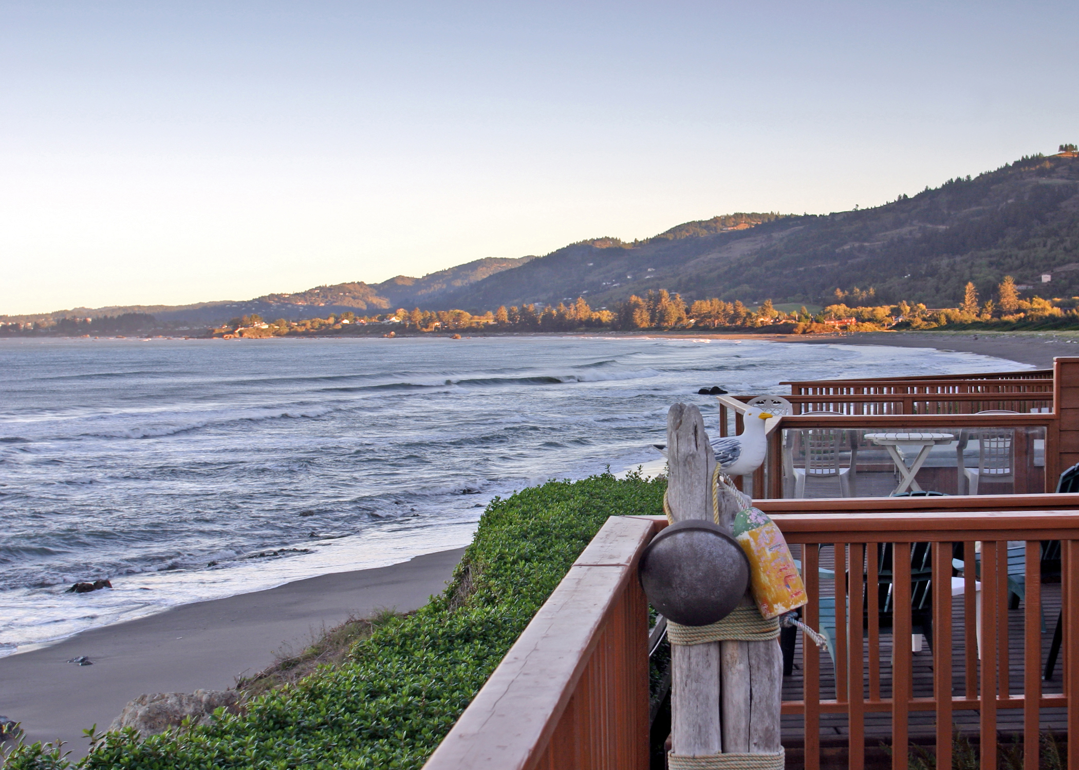 white-rock-resort-smith-river-ca