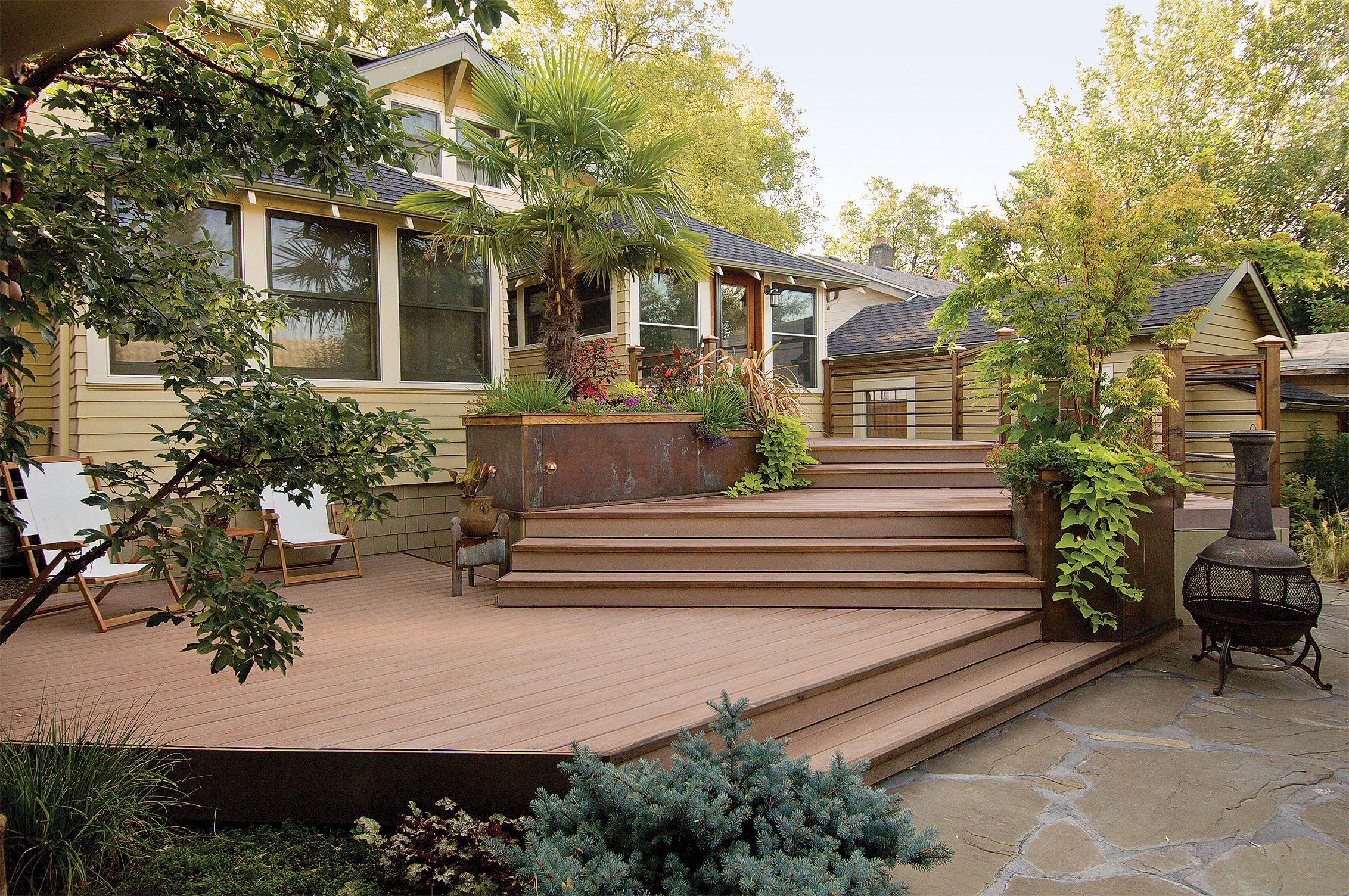 Stepped deck connects home and garden