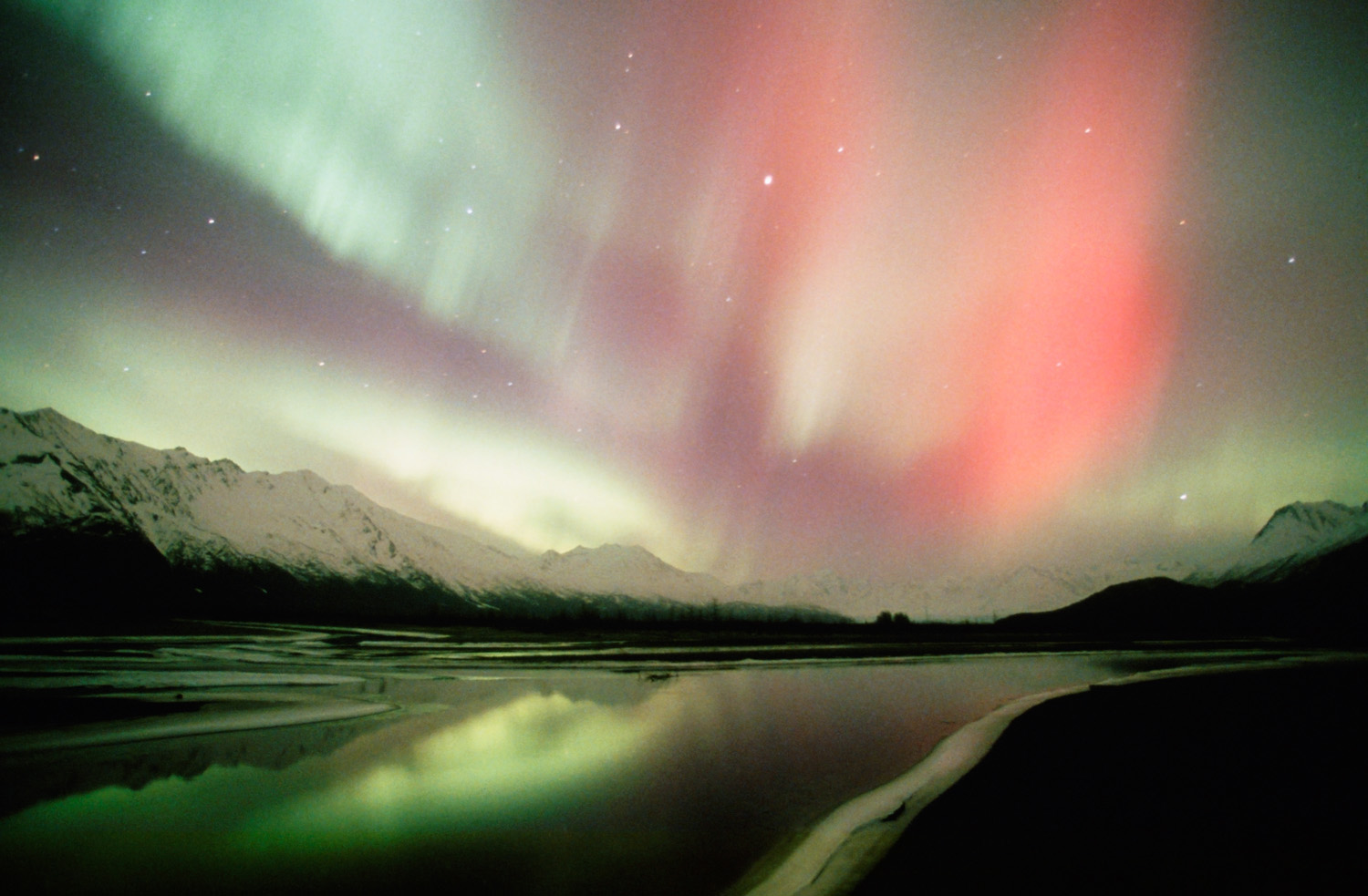 How to Spend New Year’s Eve Under the Northern Lights