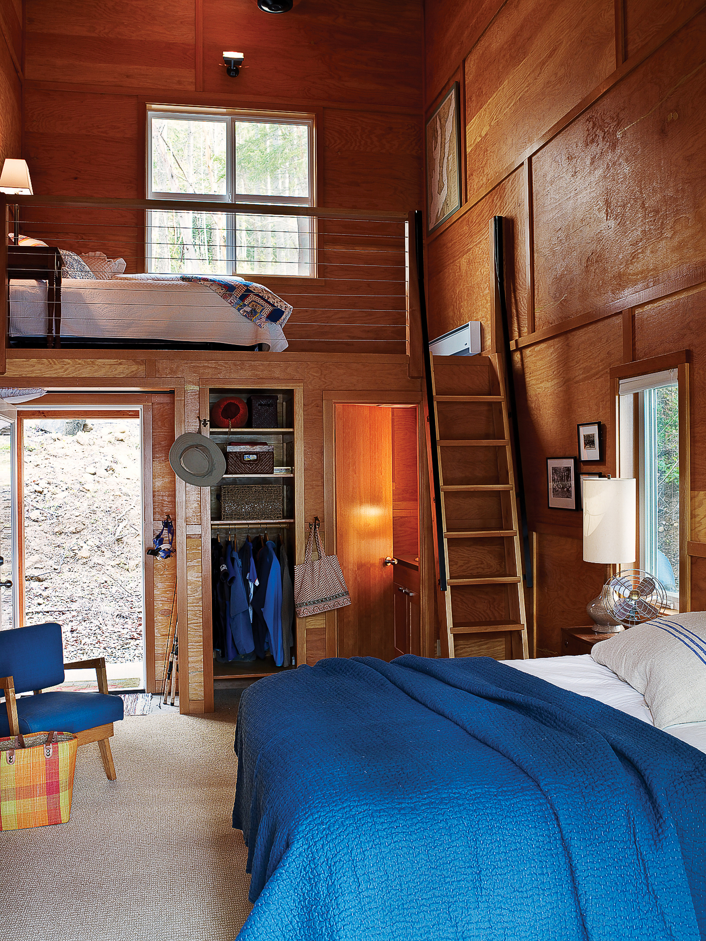 flexible-two-family-getaway-bedroom