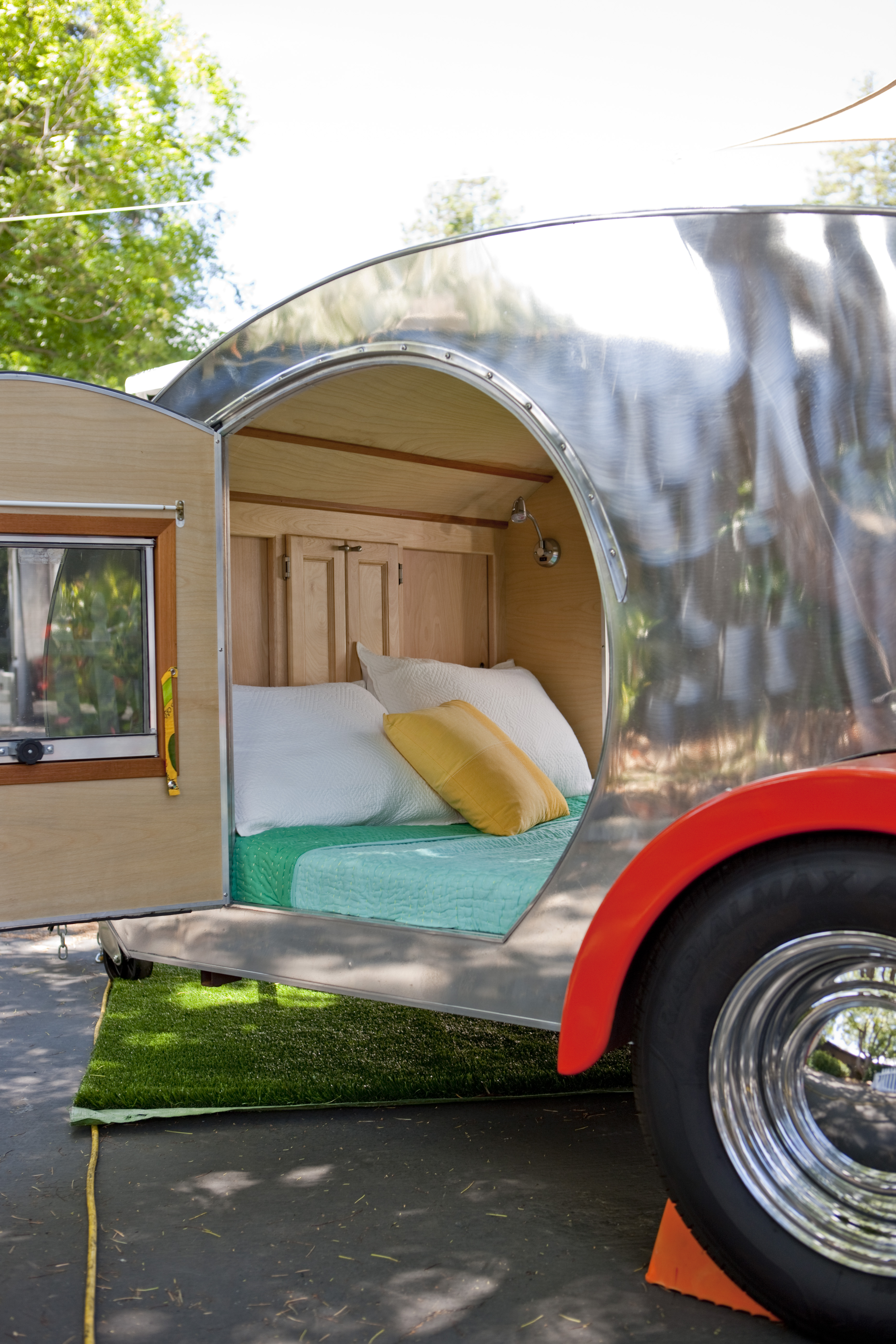 teardrop-trailer-cozy-camping-without-a-tent