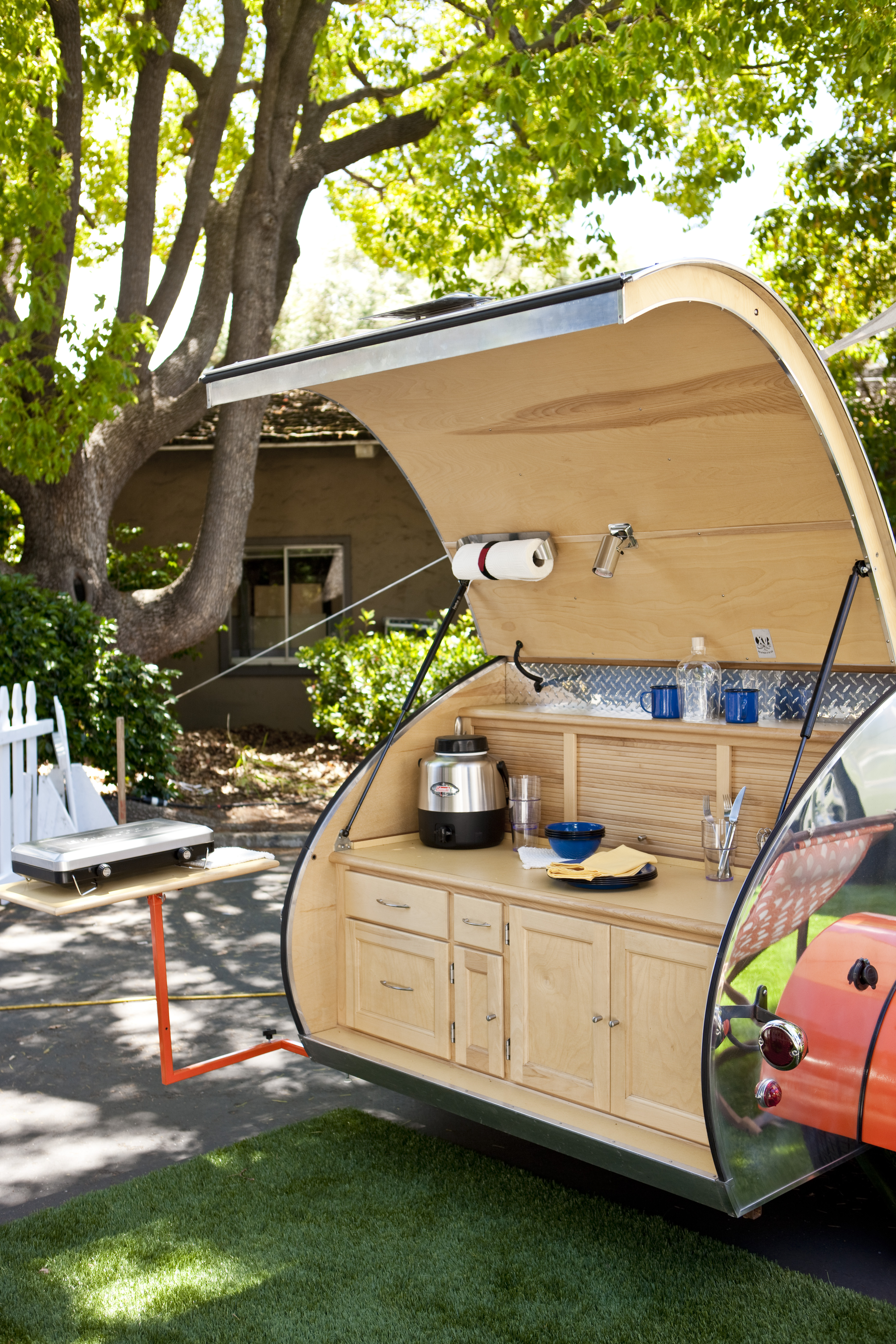 teardrop-trailer-kitchen-on-wheels