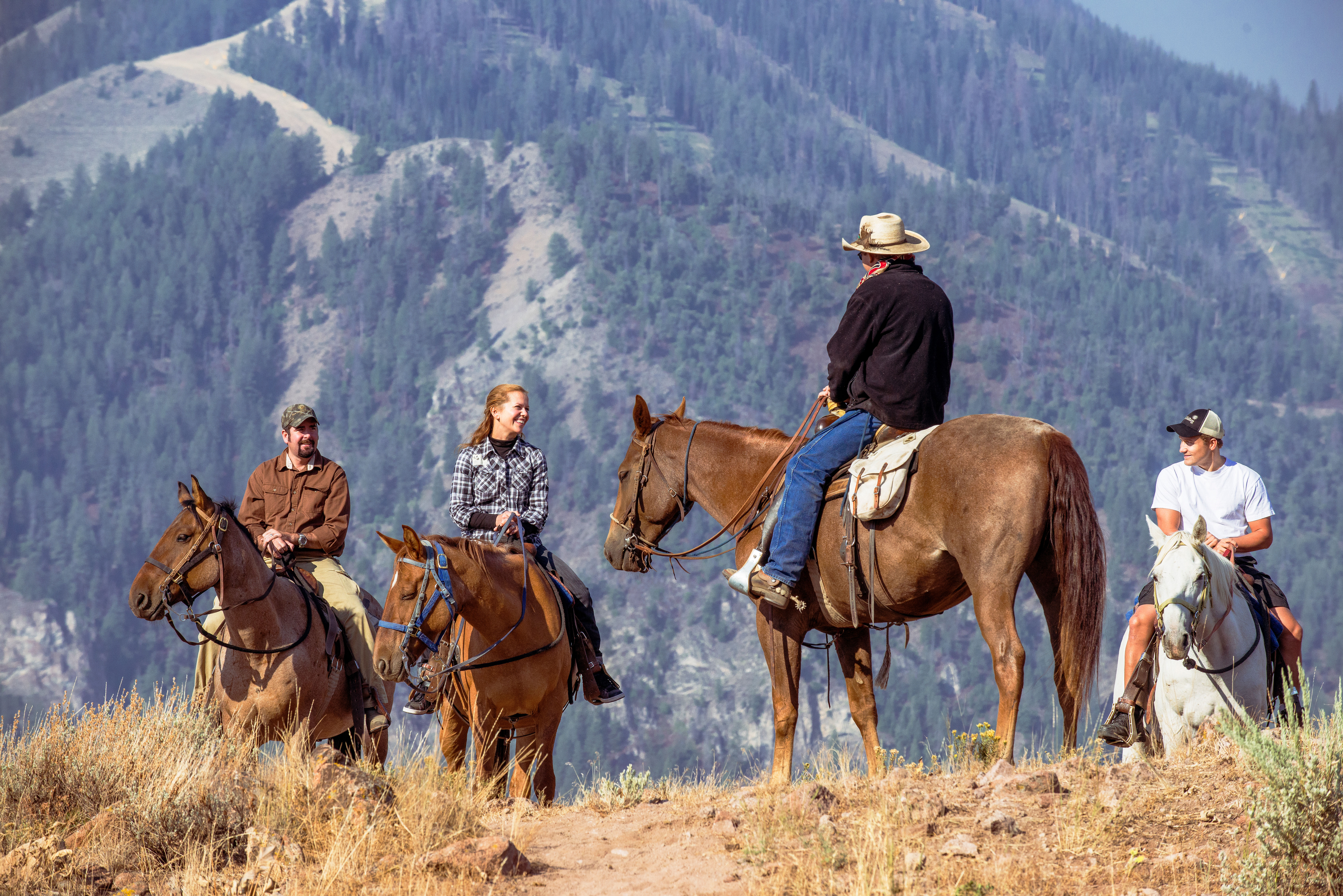 family-trip-mountain-classic