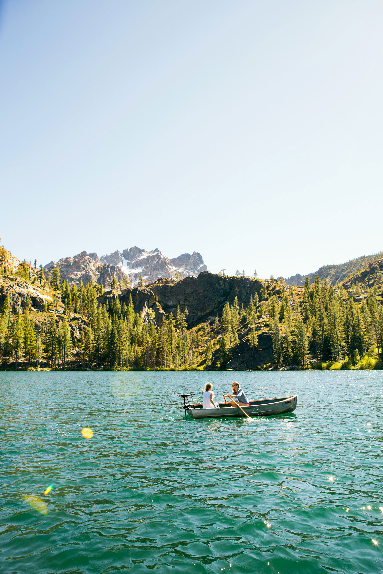leisurely-rowing-lakes-basin-ca