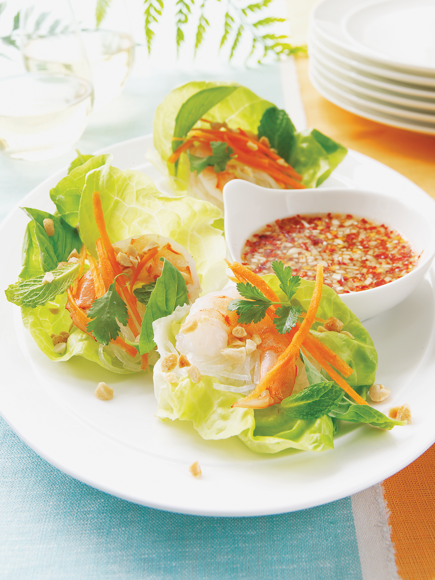 vietnamese-shrimp-lettuce-wraps-with-spicy-lime-dipping-sauce