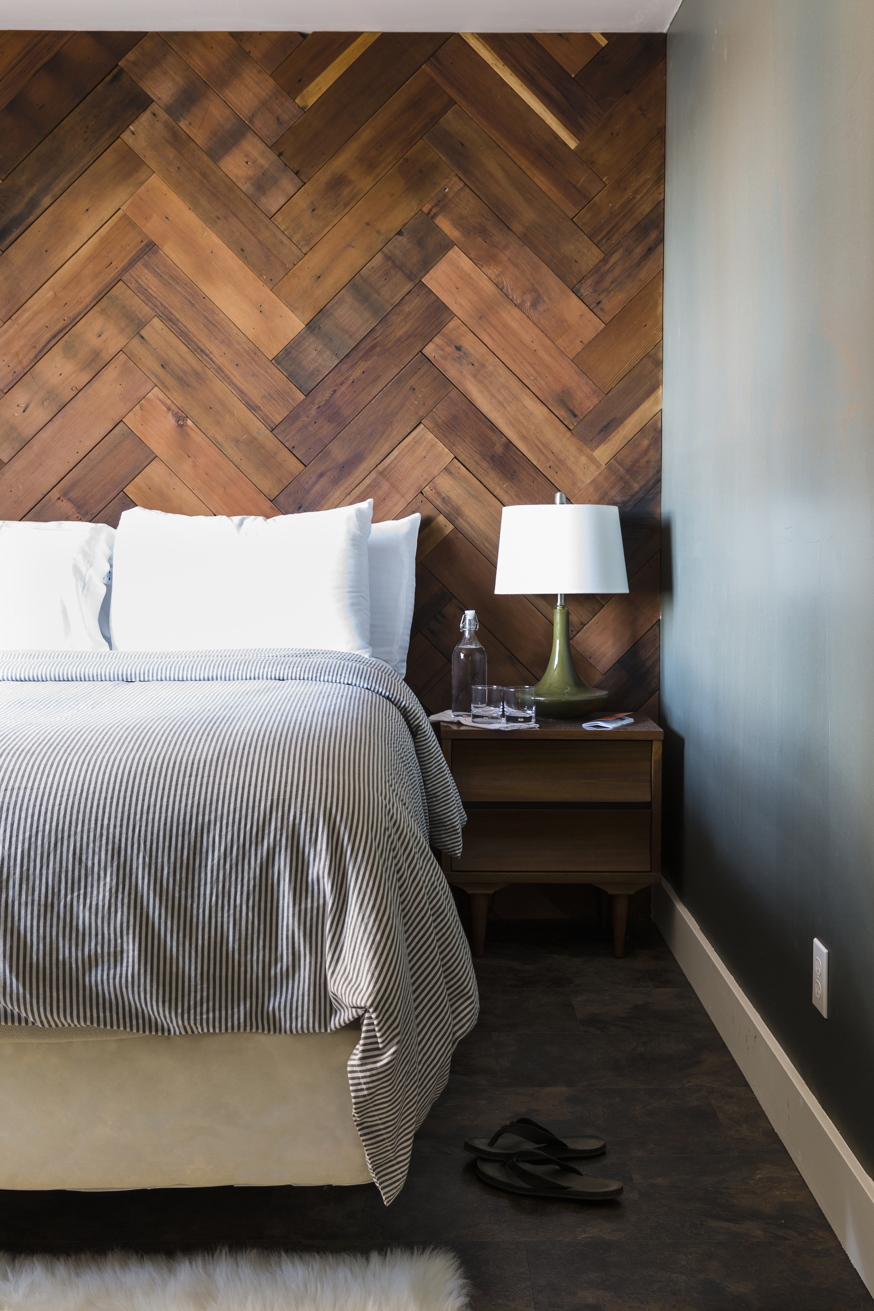 oyster-beach-cabin-interior