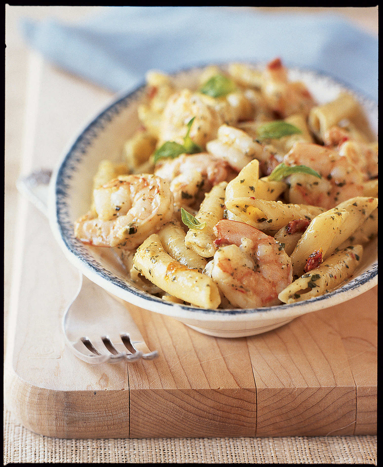 shrimp-and-pasta-with-creamy-pesto-pinot-gris