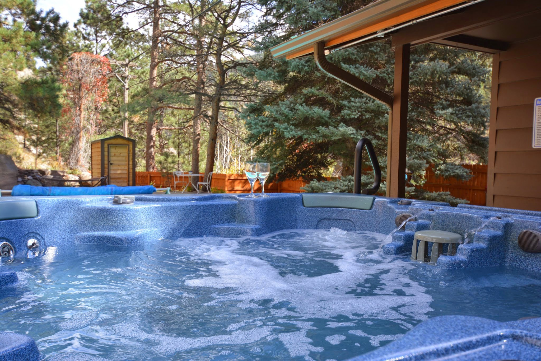 rocky-mountains-cabin