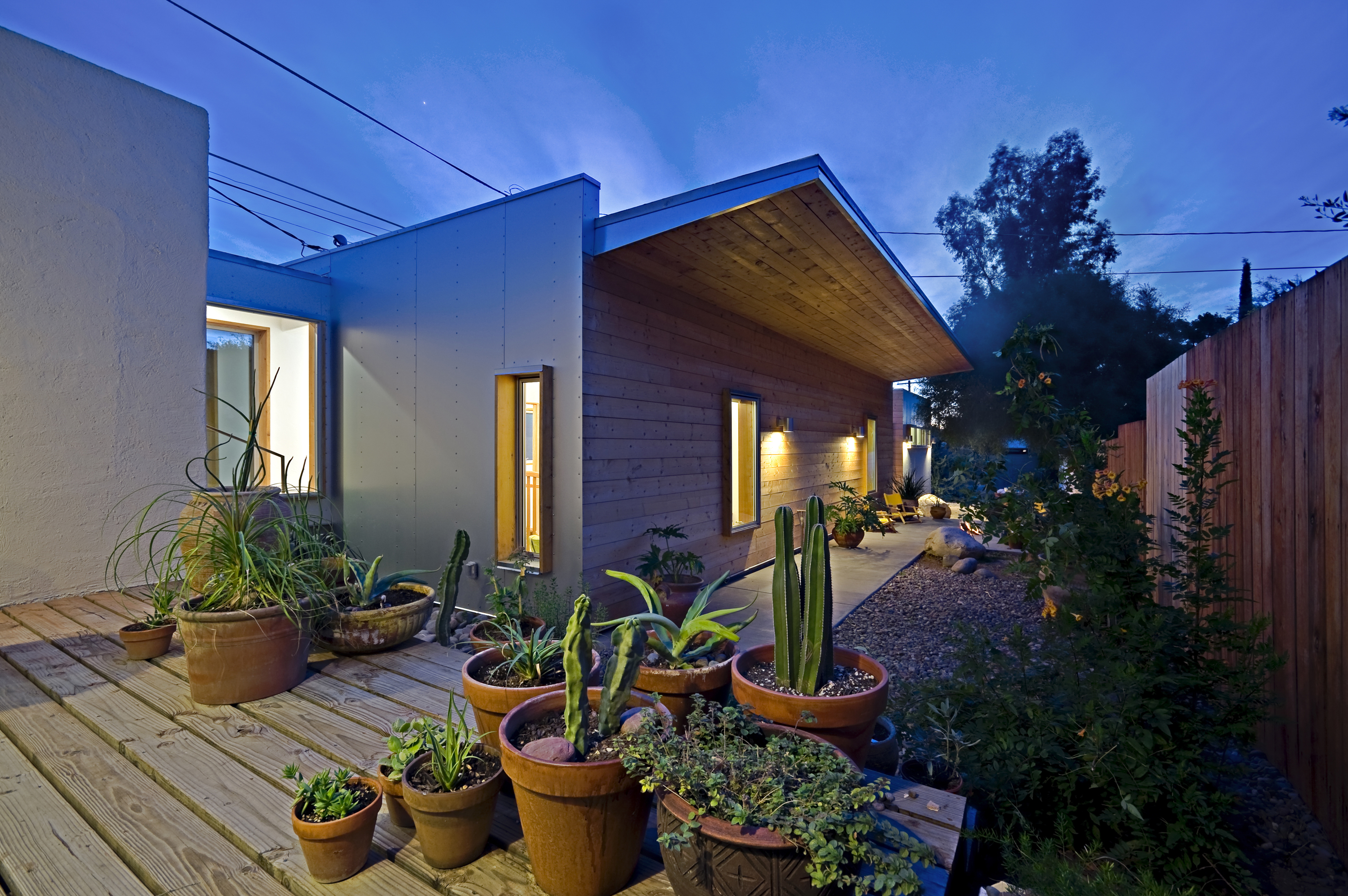 honorable-mention-indoor-outdoor-living