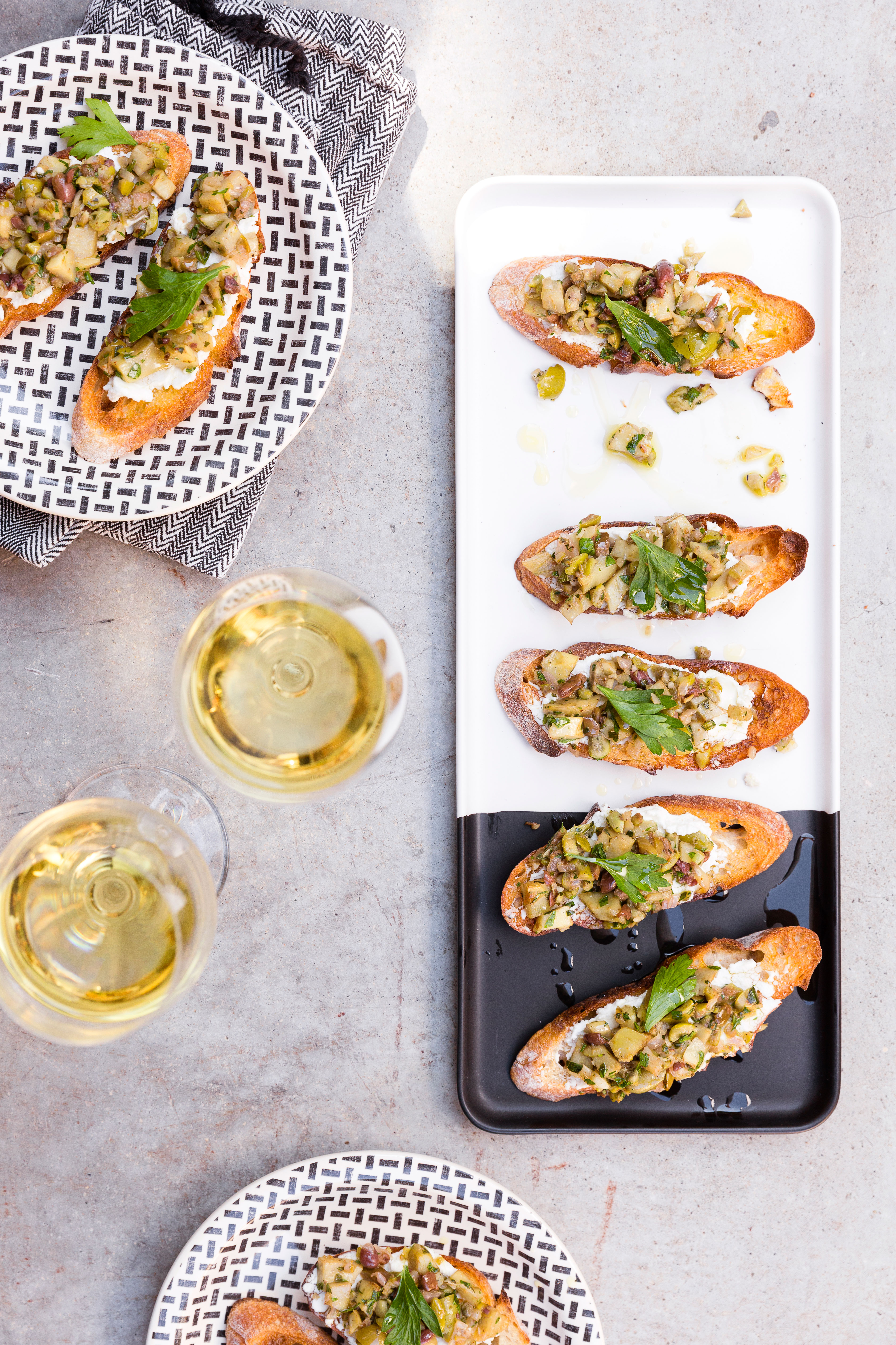 goat-cheese-artichoke-and-olive-bruschetta