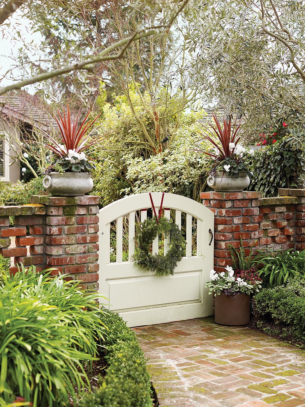 wreath-for-a-garden-gate