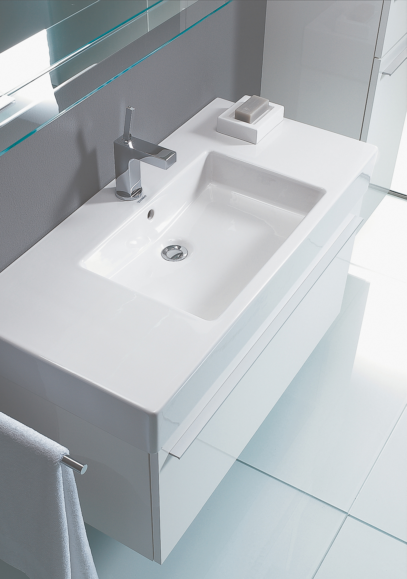 integral-porcelain-sink