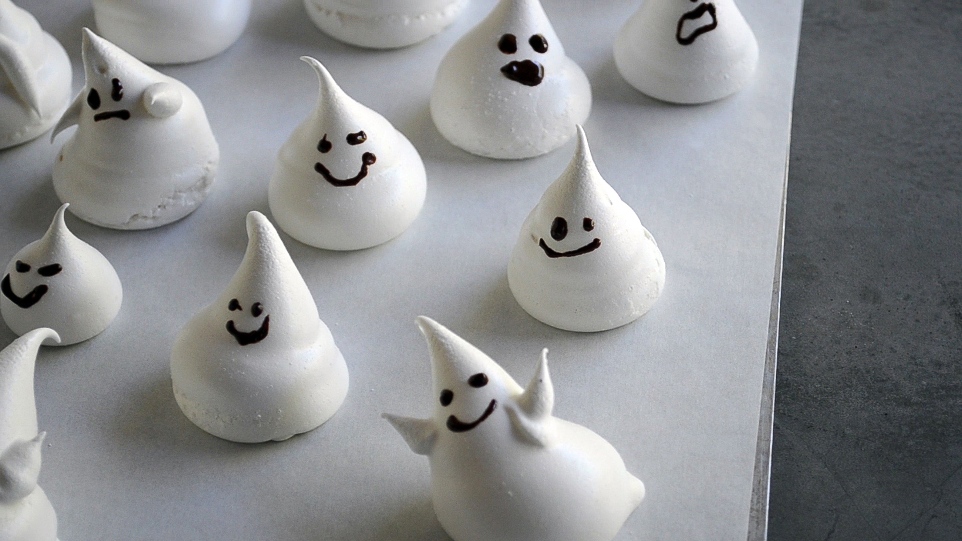 DIY Candy Ghosts for Halloween