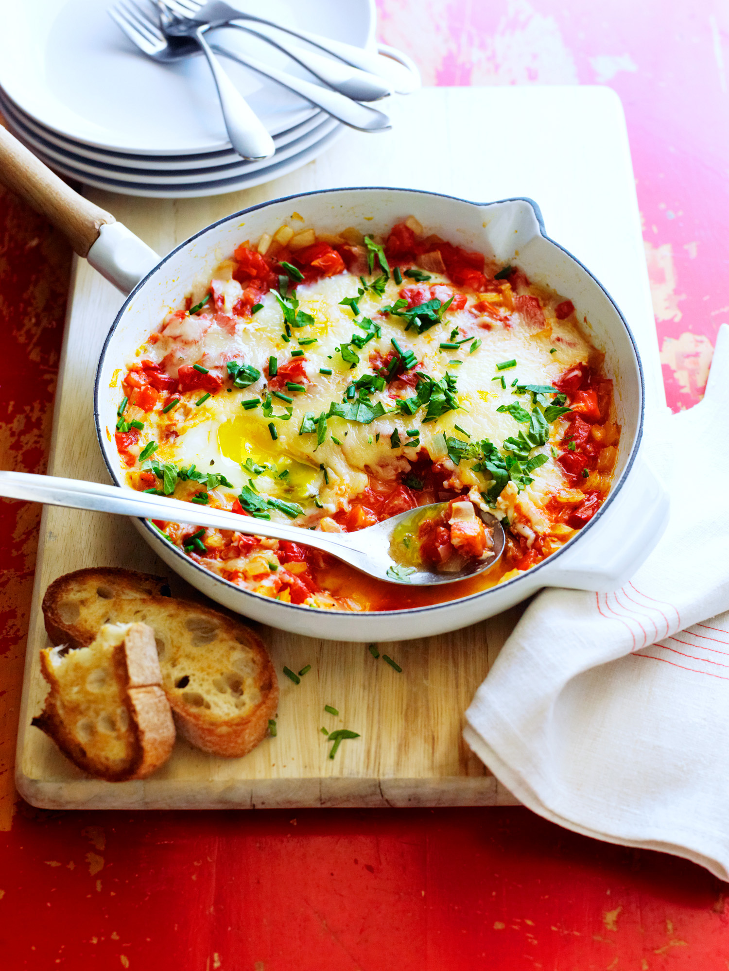 caprese-skillet-eggs